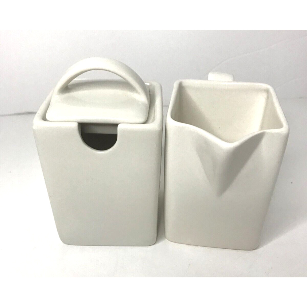 10 Strawberry Street Creamer & Sugar Bowl with Lid Nova White 9 OZ